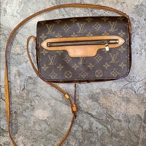 ‼️AUTHENTIC‼️ Louis Vuitton Crossbody